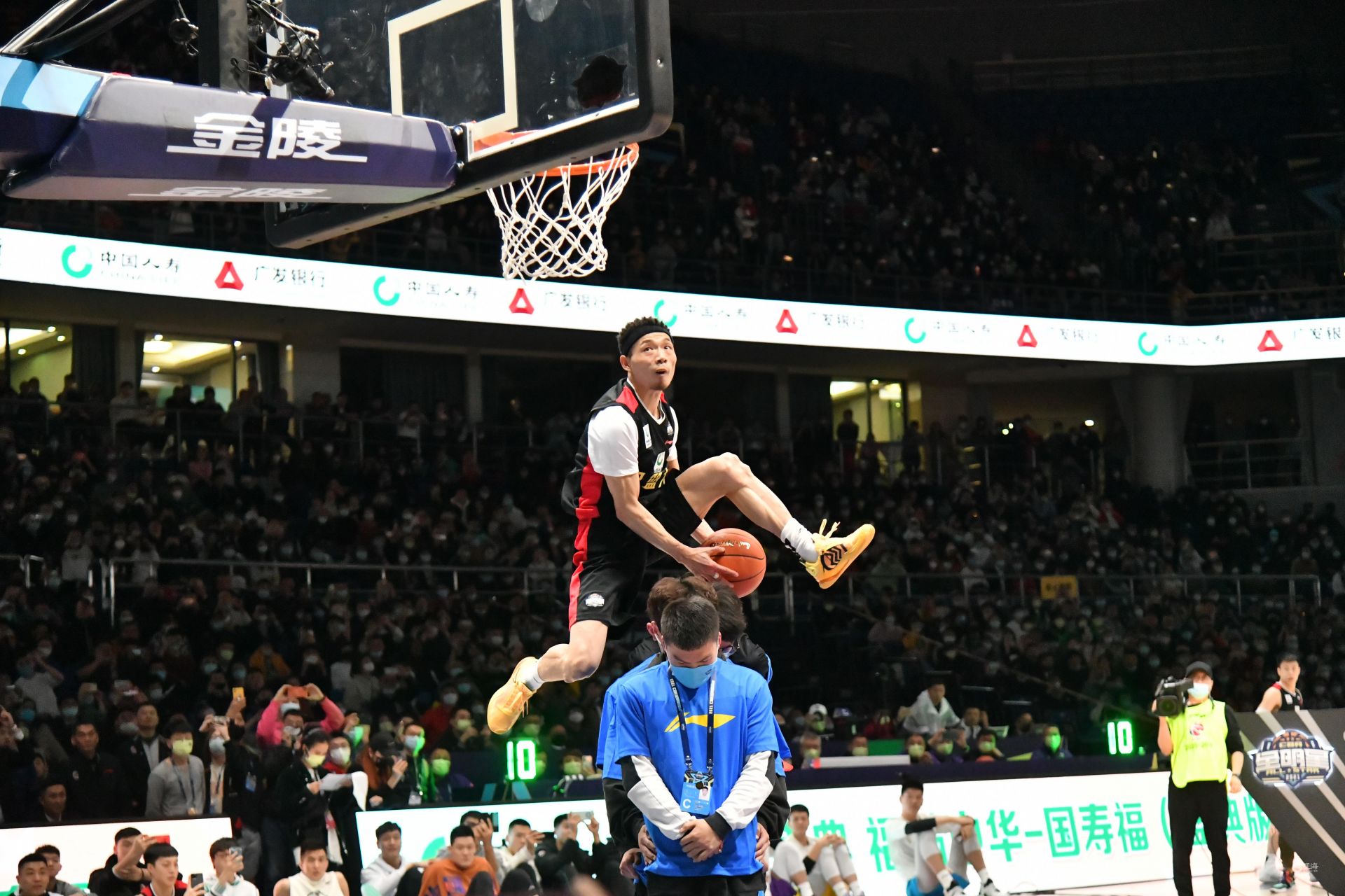 整体的配合 整体的配合